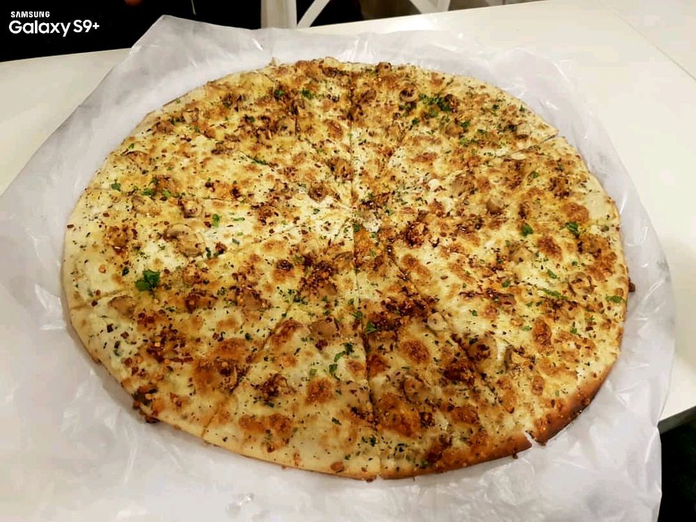 24 Inches Thin Crust Tastiest Pizzas Big Slice Pi Samsung Members
