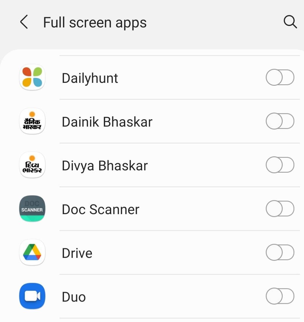 hide camera cutout Samsung Members