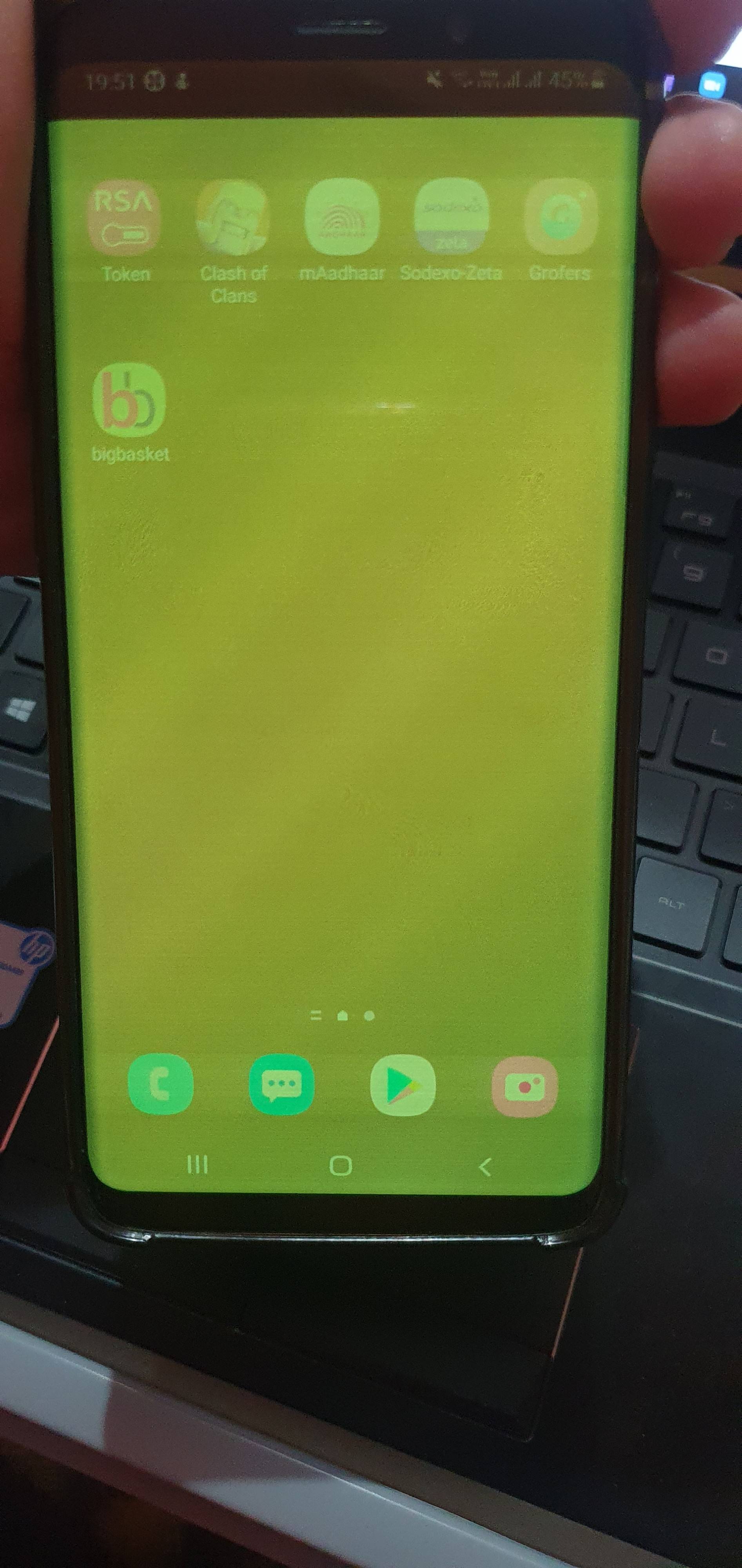 Green tint and dull screen Samsung Members