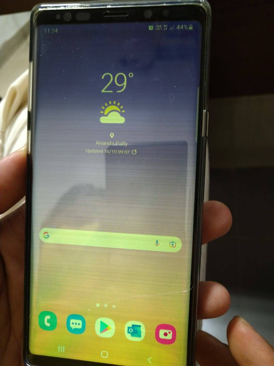 Screen Turning Yellow Samsung Members