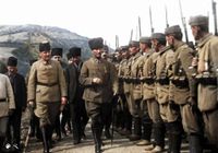 Gazi-Mustafa-Kemal-Pasa-ordu-birliklerini-denetliyor_1000039185_1693352350.jpg