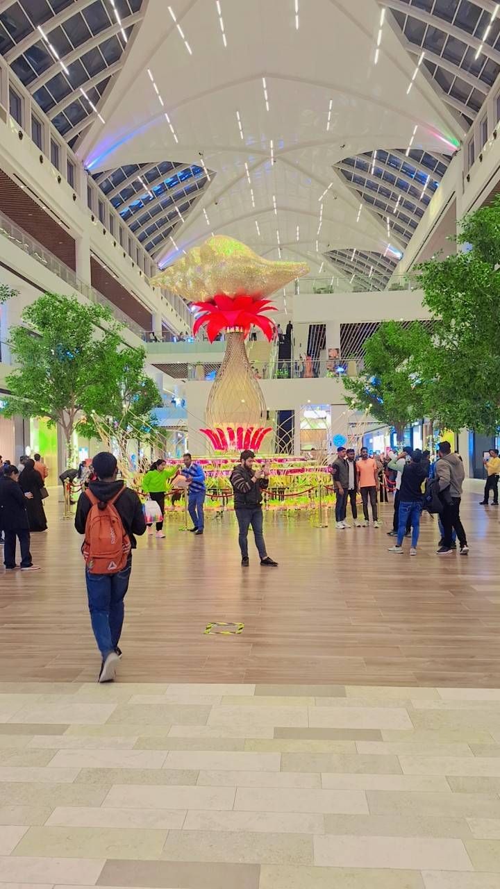 Lulu mall,Lucknow Samsung Members