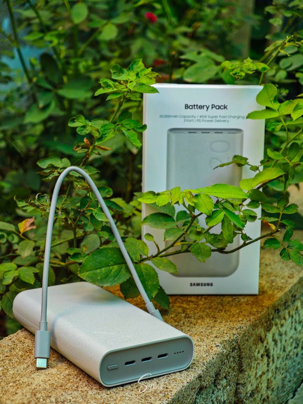 Unveiling my new powerhouse: Samsung's 20,000 mAh Unveiling my new powerhouse: Samsung's 20,000 mAh