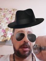 aXzEB0i66q.jpg