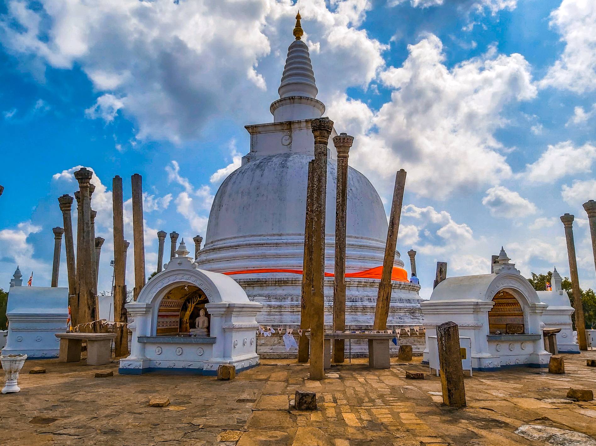 Thuparamaya stupa - Samsung Members, image size:1895x1421