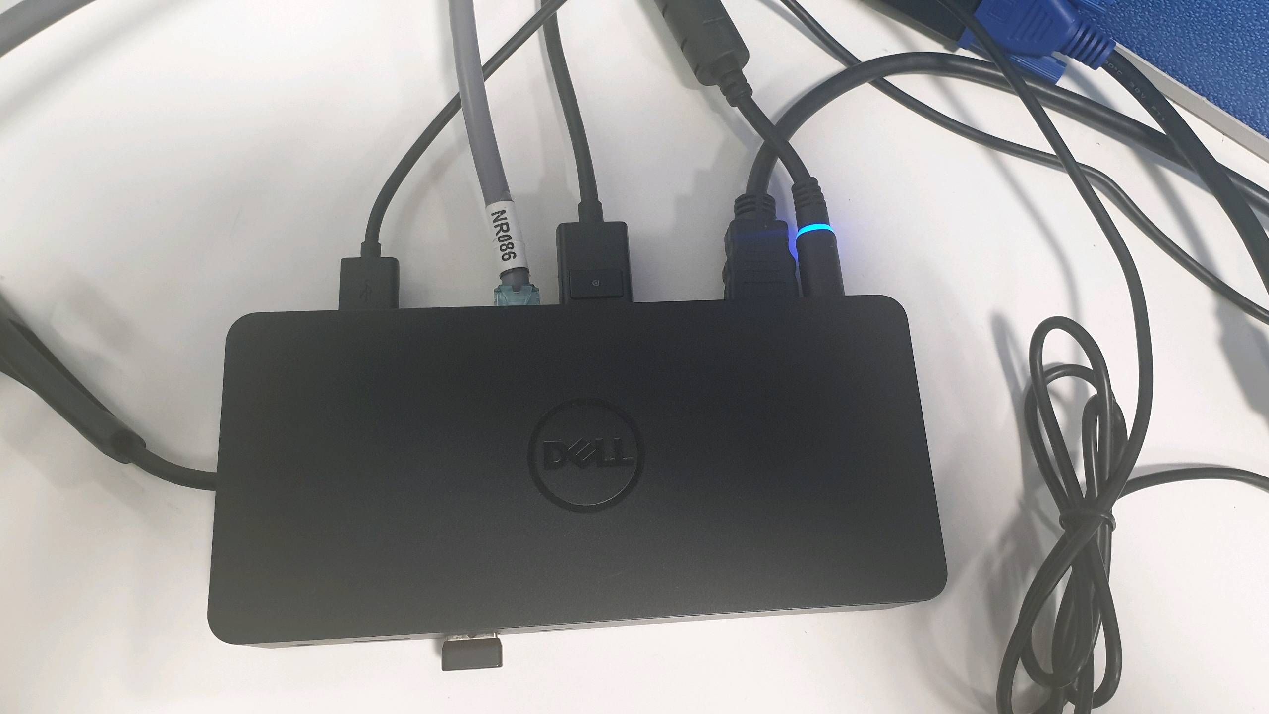 Dell docking deals station d6000